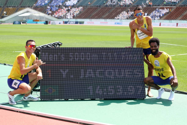 体育界新纪录：10岁小将立定跳远成绩登上世界之巅