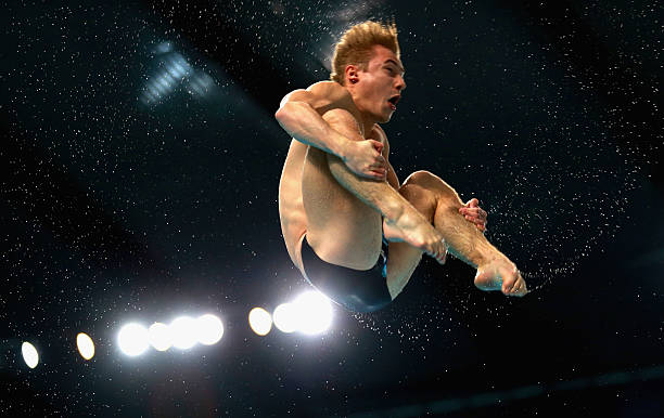 从奥运金牌到世界纪录：田亮与郭晶晶的职业生涯对比