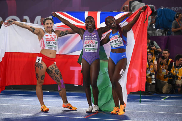 大学跳远运动员的训练与成绩提升：如何突破个人最佳？