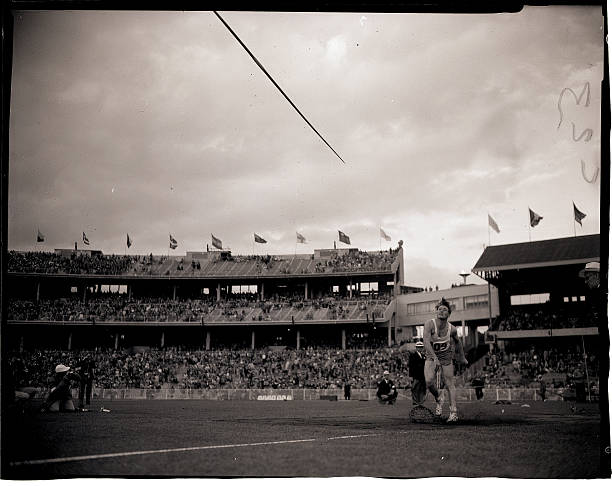 跳远腿部力量提升技巧：科学训练避免受伤