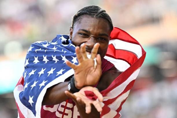 奥运冠军教你完美鱼跃式跳水技巧