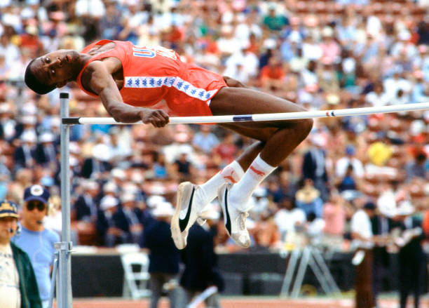 国内外跳远等级标准对比：中国运动员如何达标？