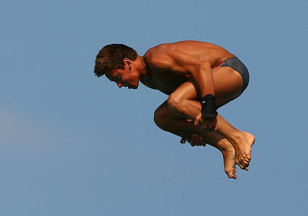 历史性突破！运动员以95米刷新跳远世界纪录