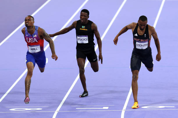 王德显教练现状：退役后的生活与事业走向