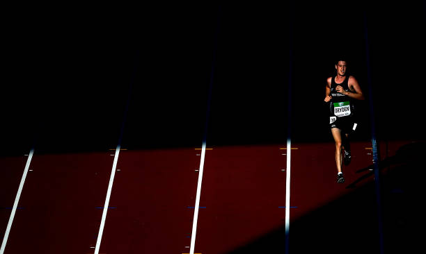 波琳娜·帕费年科：突破极限的跳高传奇