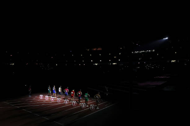 前奥运冠军吴敏霞训练场摔倒，网友纷纷送上祝福