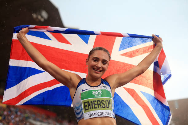 助跑跳远教学：从基础动作到高级技巧