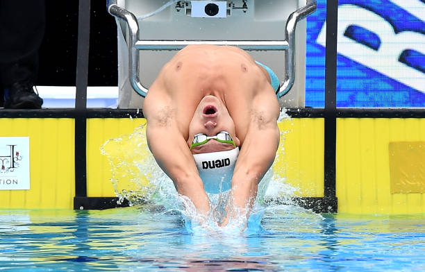 游泳作为康复运动：男性腰椎问题的有效解决方案