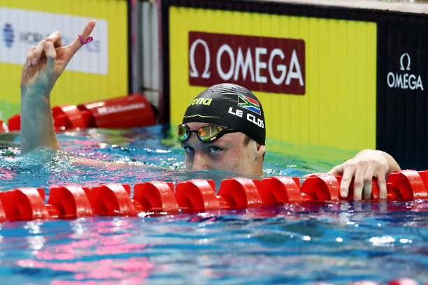 破除谣言：游泳池真的会传播艾滋病吗？