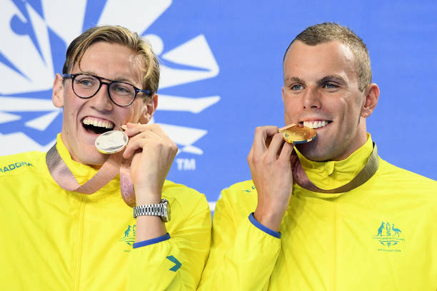 青少年女生游泳训练强度是否过大？家长必读