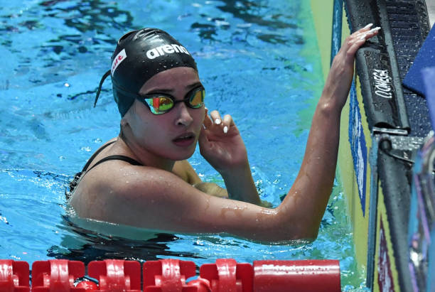 梦境中游泳：女性潜意识中的情感信号