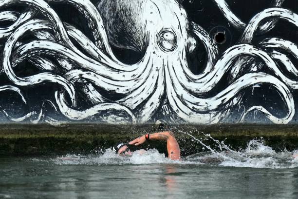 孩子们笔下游动的精灵：儿童鱼类绘画欣赏