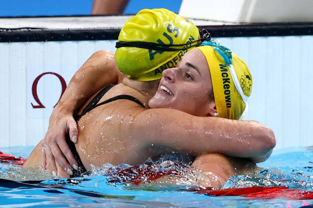 女性梦见游泳：是逃避现实还是追求心灵自由？