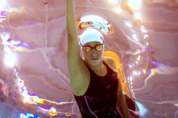 游泳一小时消耗的能量相当于跑步多久？详细分析