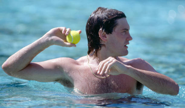 游泳比赛中的自由泳和蛙泳：规则与技巧差异