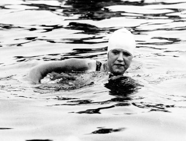 蛙泳技巧全解析：慢动作视频教程，助你快速入门