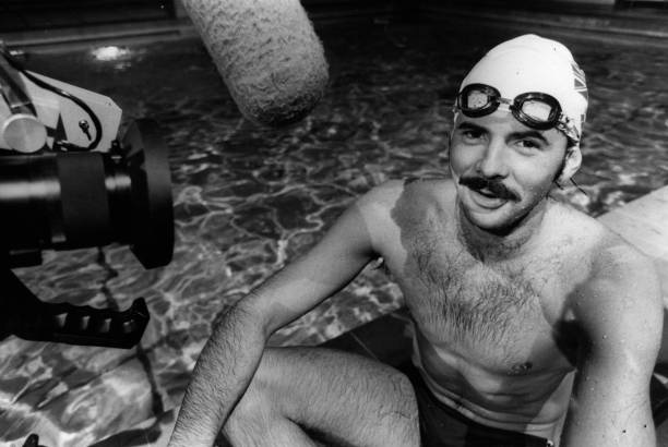 孙杨200米自由泳夺冠庆祝瞬间，粉丝欢呼雀跃