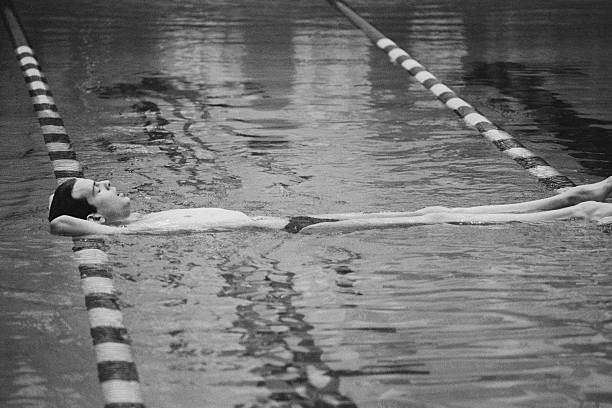 各地区游泳救生员考证报名费差异大吗？