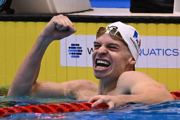 揭秘游泳运动员的身材秘密：为什么她们拥有完美比例