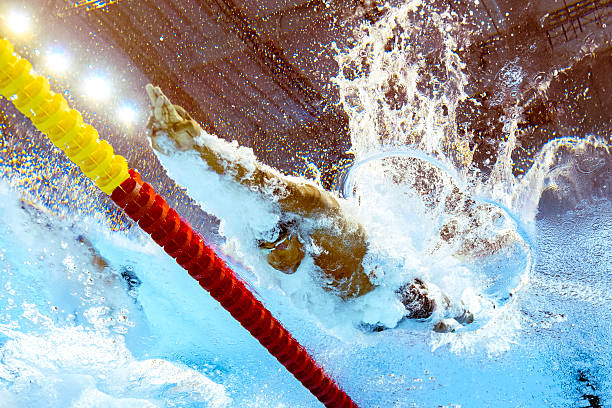 蛙泳十二字口诀详解：游泳教练亲授的实用技巧