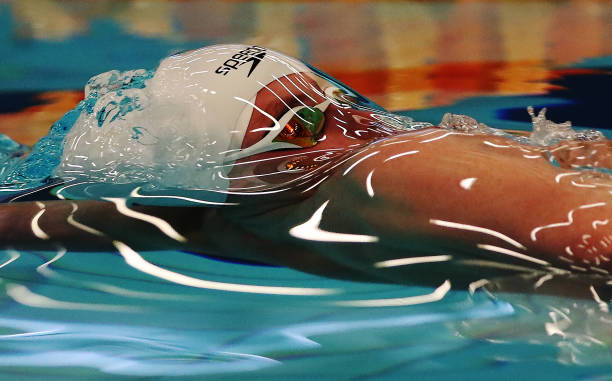 从怕水到爱水：高血压患者的游泳转变之旅