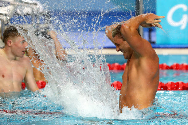 花样游泳精选回放：重温艺术与技巧的完美结合