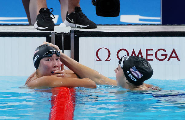 同步之美：双人花样游泳完美配合精彩瞬间