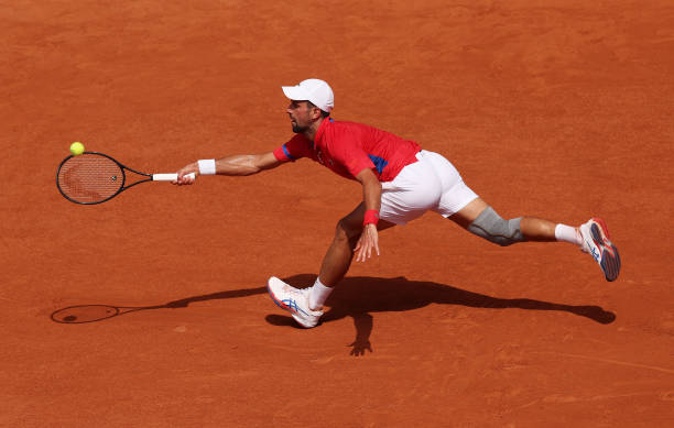 国际网联标准：网球场的长宽高要求