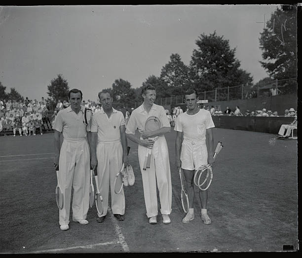 网球规则中的装备要求：球拍、球与服装规范