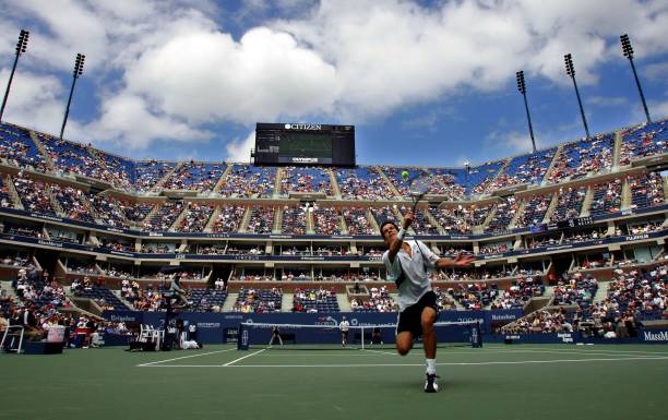 温网草地维护技术揭秘：如何保持世界顶级赛场状态