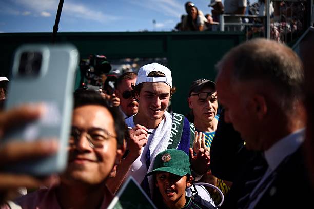 日本网球拍的历史演变：从传统工艺到现代创新