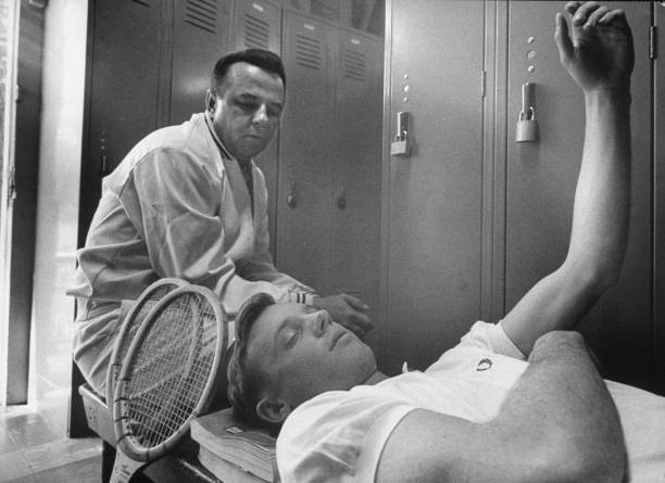 主裁如何计算发球时间？规则中的细节与执行方式