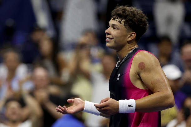 王欣宇网球对决：胜负关键瞬间全解析！