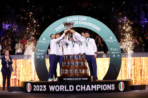 费德勒表演赛直播：传奇重返赛场特别报道