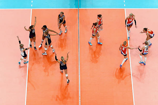 （侧重于网前进攻与防守技术的专项训练）