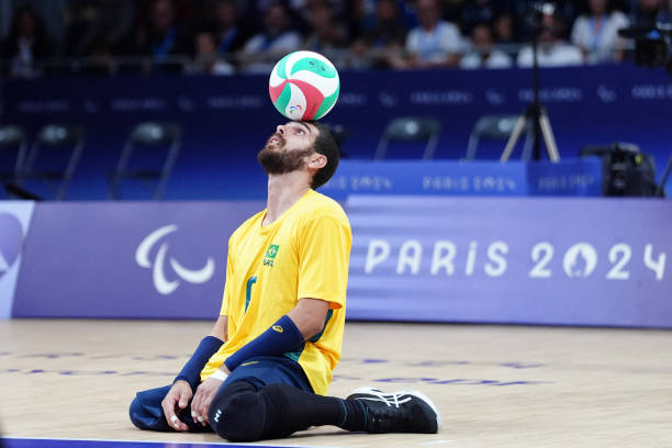 旋律响起就泪目！排球女将主题曲的传奇演绎