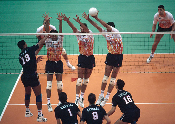 气排球与排球的体育差异：球、网高与场地尺寸详解