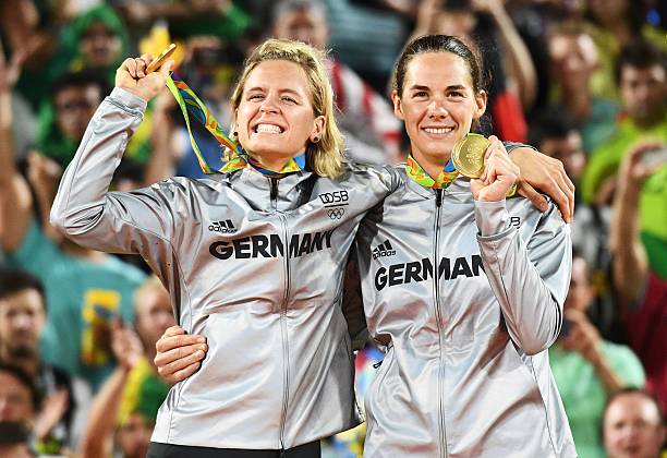 排球站位轮换规则：从发球到防守的完整位置转换指南