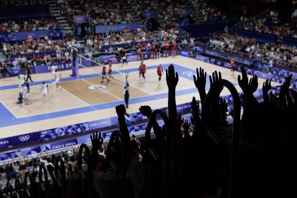 排球垫球手法训练：从单人练习到双人配合的完整教程