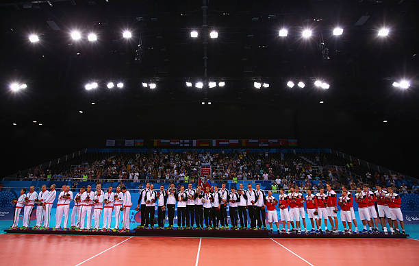 从零开始学排球：垫球姿势与动作要领视频教学