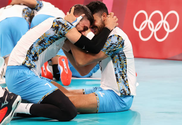 朱婷夫妇罕见合照，网友直呼太般配！