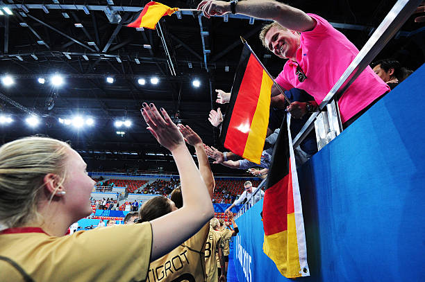 排球高手进阶：提升扣球、防守与团队协作技巧