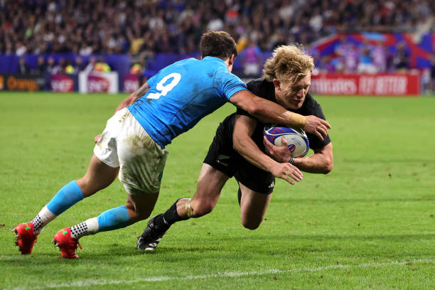 世界杯主办国球场容量达标的关键因素