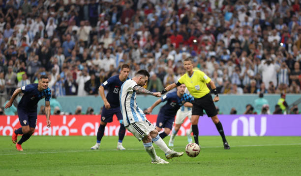 世界杯决赛现场直播：法国卫冕之战全程视频