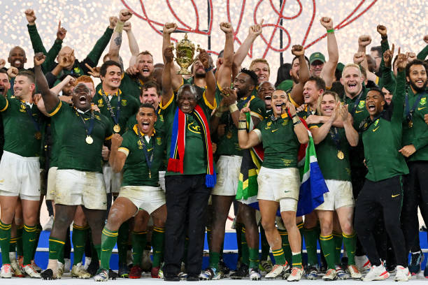 世界杯历史回顾：从1930年至今的经典瞬间